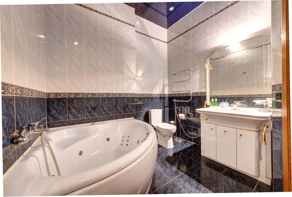 Посуточно 3к квартира в центре на улице Большая Васильковская 46