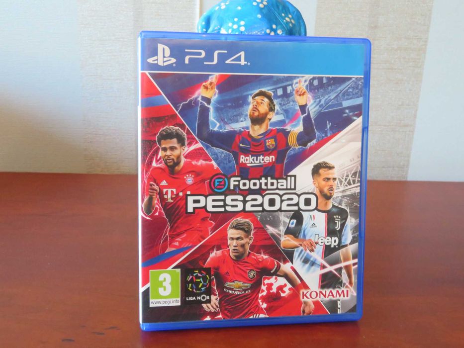 Jogos FIFA e PES PS4
