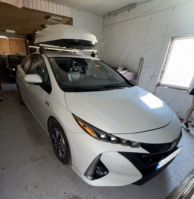 TOYOTA PRIUS 2017