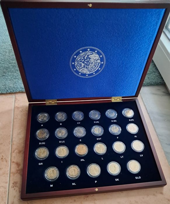 23 Moedas UNC de 2 € de 2022 "35 Anos Erasmus" em Estojo Leuchtturm