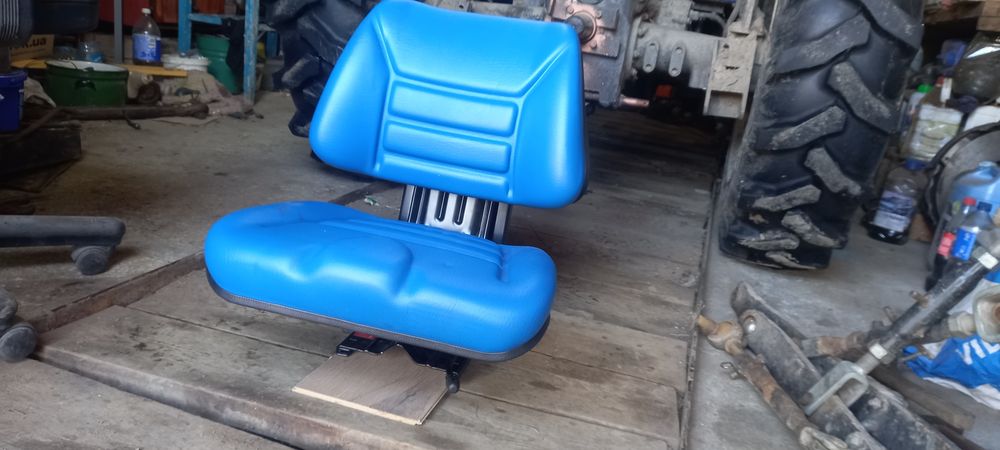 Сидіння тракторне 