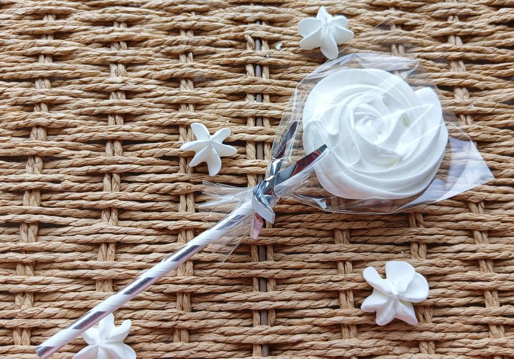 Lizaki bezowe komunia podziękowania urodziny  urodziny a