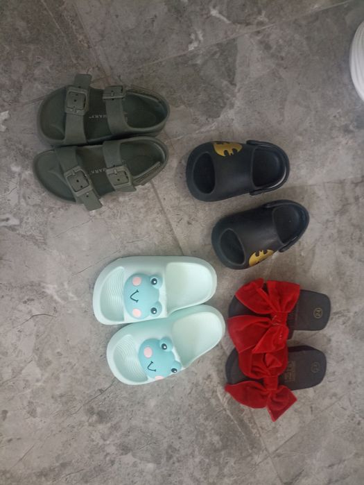 Босоніжки, шльопки