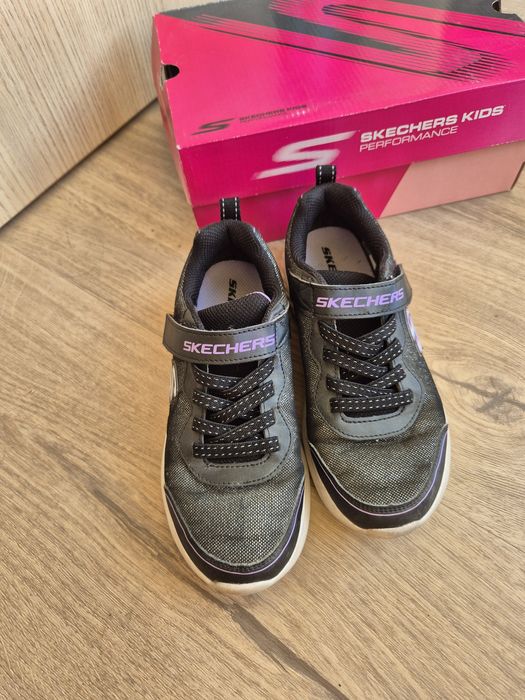 Кросівки Skechers 34 р. 21.5 см стан супер