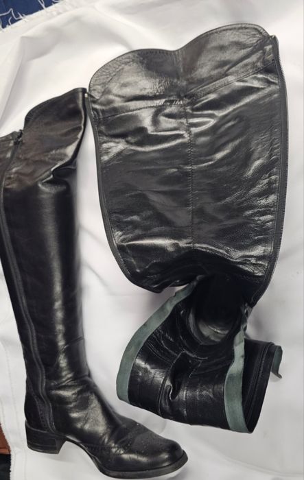 Sprzedam damskie skórzane kozaki