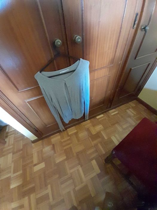 Selling knitted house