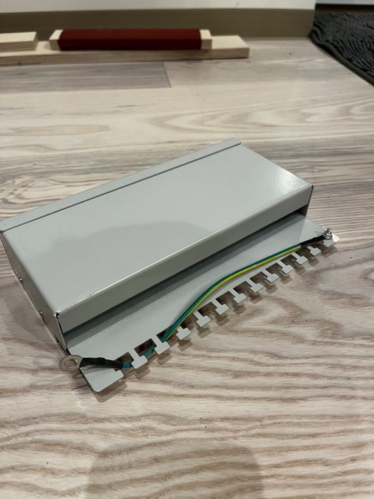 Patchpanel 12xRJ45 STP CAT.5e RJ45 NOWY natynkowy