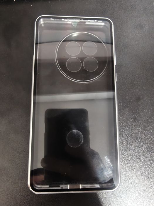 Sprzedam etui zamykana One Plus 13