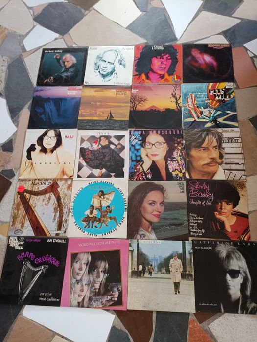 Dezenas de LPs e sigles