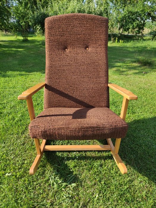 Fotel bujany tapicerowany fotel na płozach
