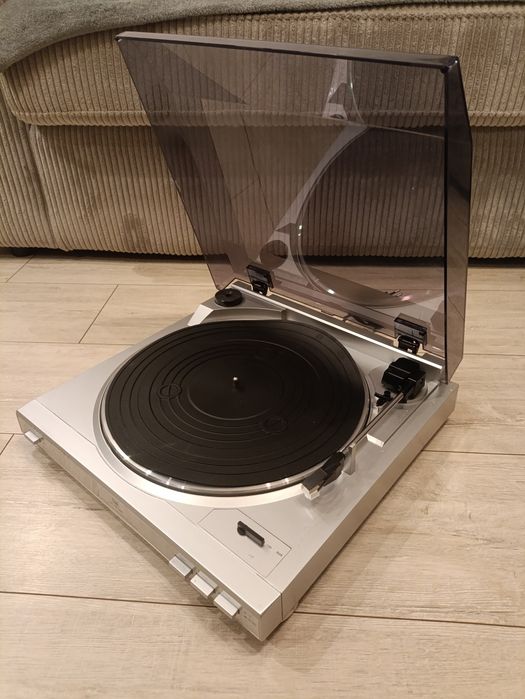 Gramofon DUAL DT200