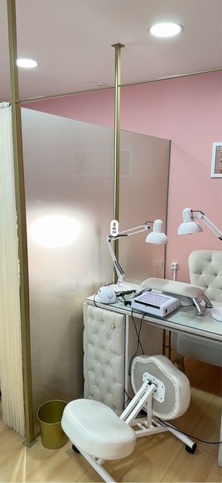 Divisorias de vidro com estrutura metalica