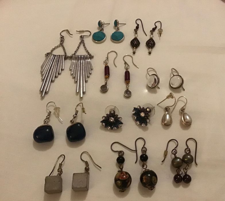 Brincos feitos por artesã