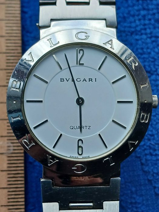 В продаже подарочные мужские наручные часы BVLGARI
