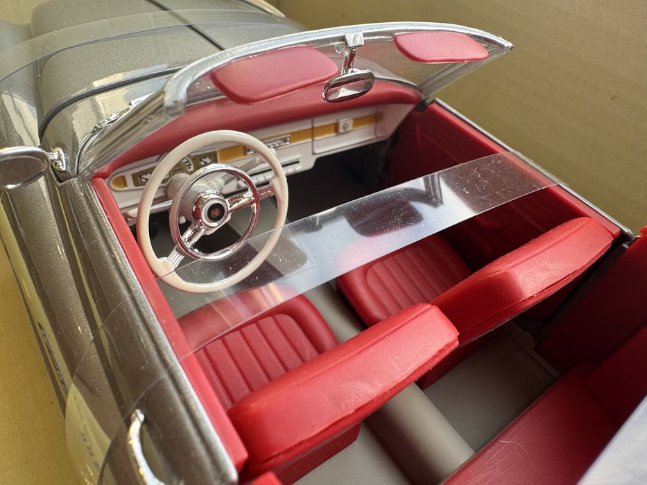 Модель авто Borgward Isabella Cabrio, 1:18, Revell