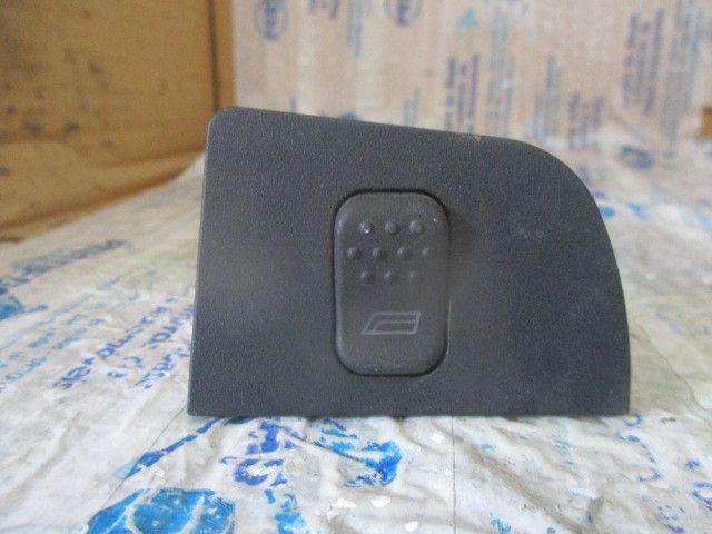 Comando / botão / interruptor vidros frente direito ALFA ROMEO 145 (93