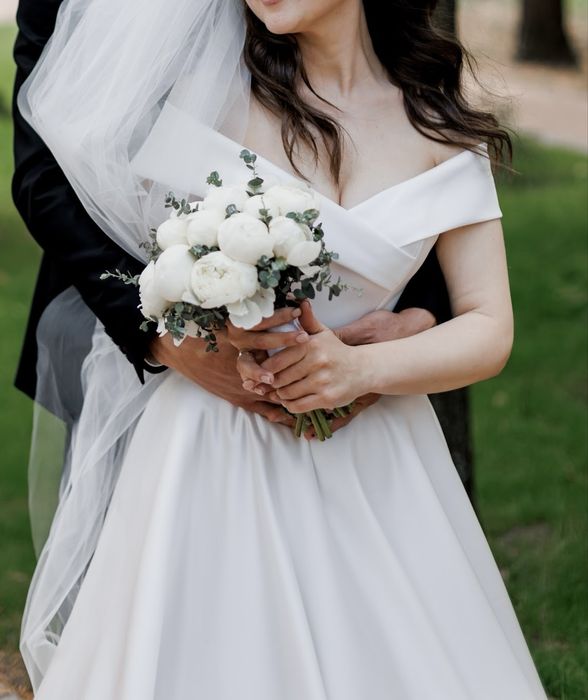 Продаю весільну сукню в ідеальному стані