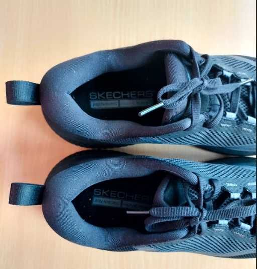 Czarne buty Sketchers do biegania-42
