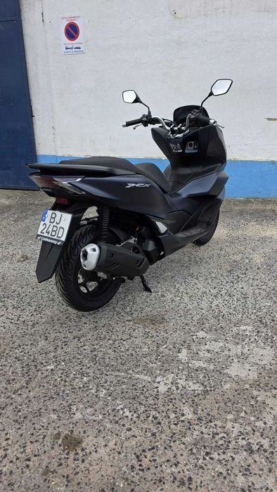 Honda PCX – Apenas 5.100 km | Garantia de Fábrica | Como Nova | Financiamento Disponível