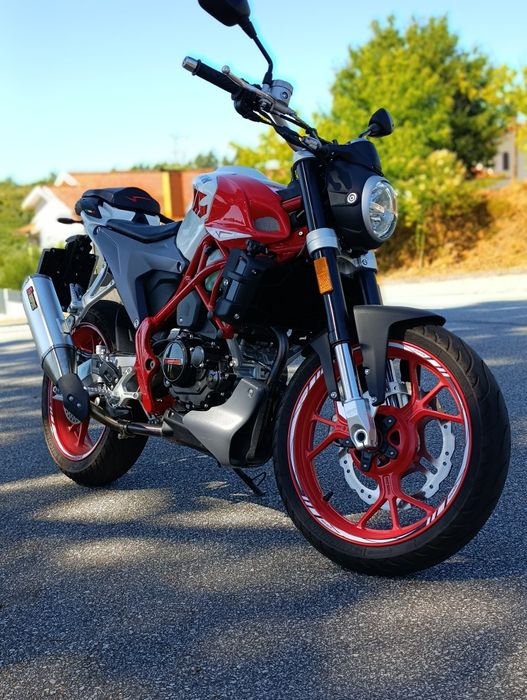 Vendo mota  SWM 125cc