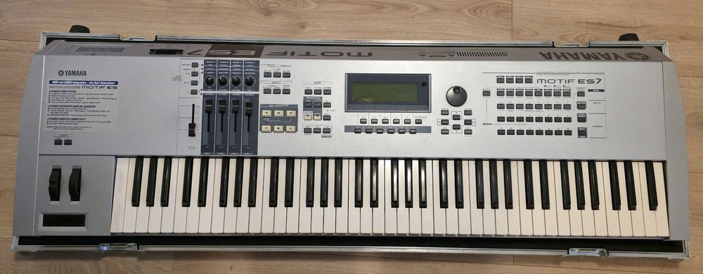 Yamaha Motif ES7 + Flight Case