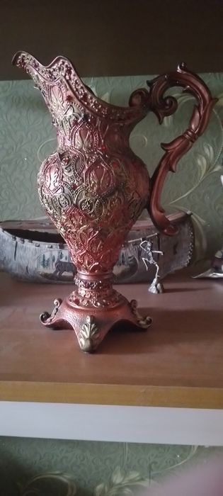 Декоративний  кувшин