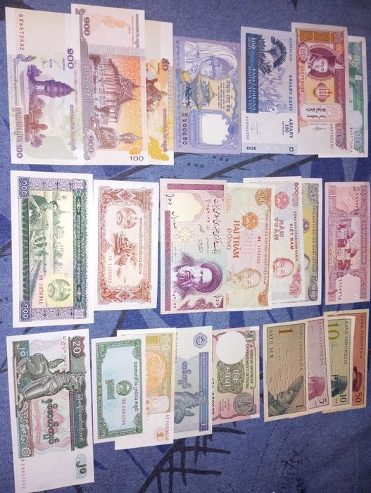 Lote notas países ocidental