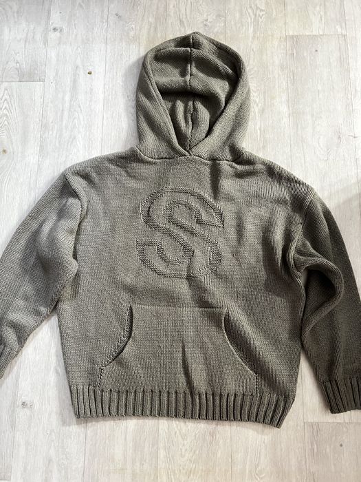 Светер типу STUSSY