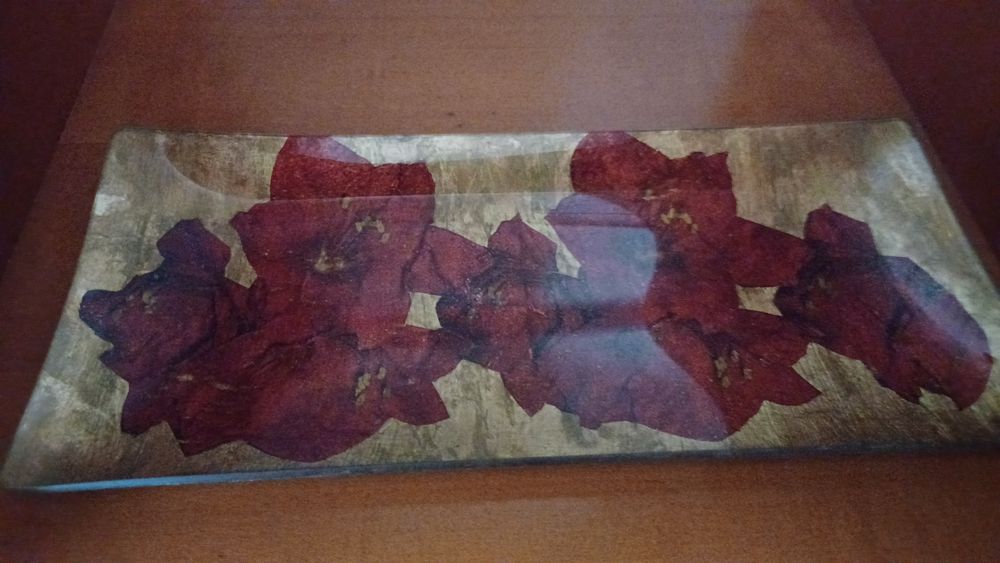 Travessa vidro com flores
