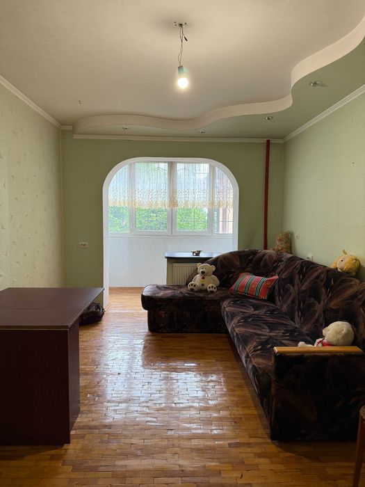 Унікальна 5+кімнатна квартира з гаражем, 2 кухнями та окремим входом