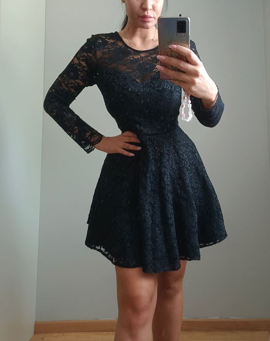 Sukienka koronka rozkloszowana