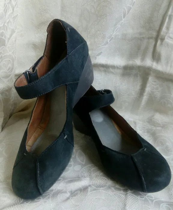 TANIO!!! pantofle, czułenka na koturnie CLARKS r:37/ost1.