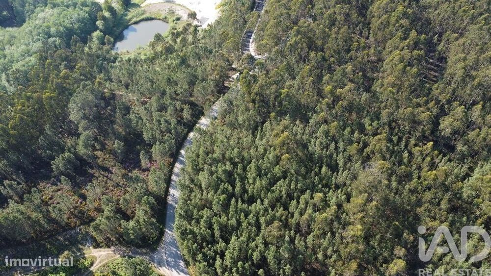 Terreno em Rio de Couros e Casal dos Bernardos de 3487,00 m2