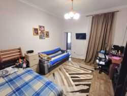 Продається 3-х кімнатна квартира у приватному будинку