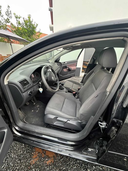 Volkswagen Golf V 1.9 TDI de 2008, com 105 cv