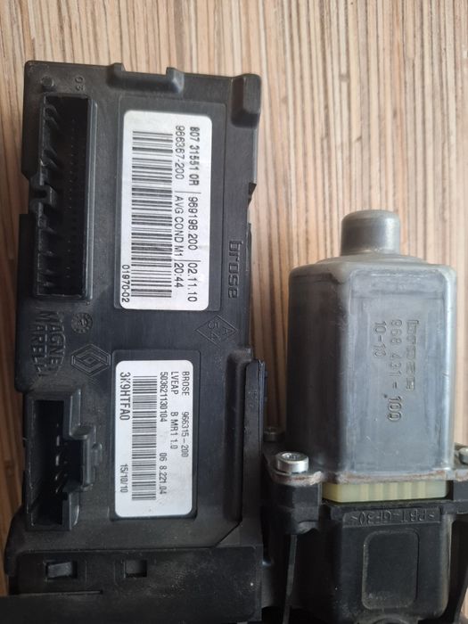 Моторчик склопідіймача