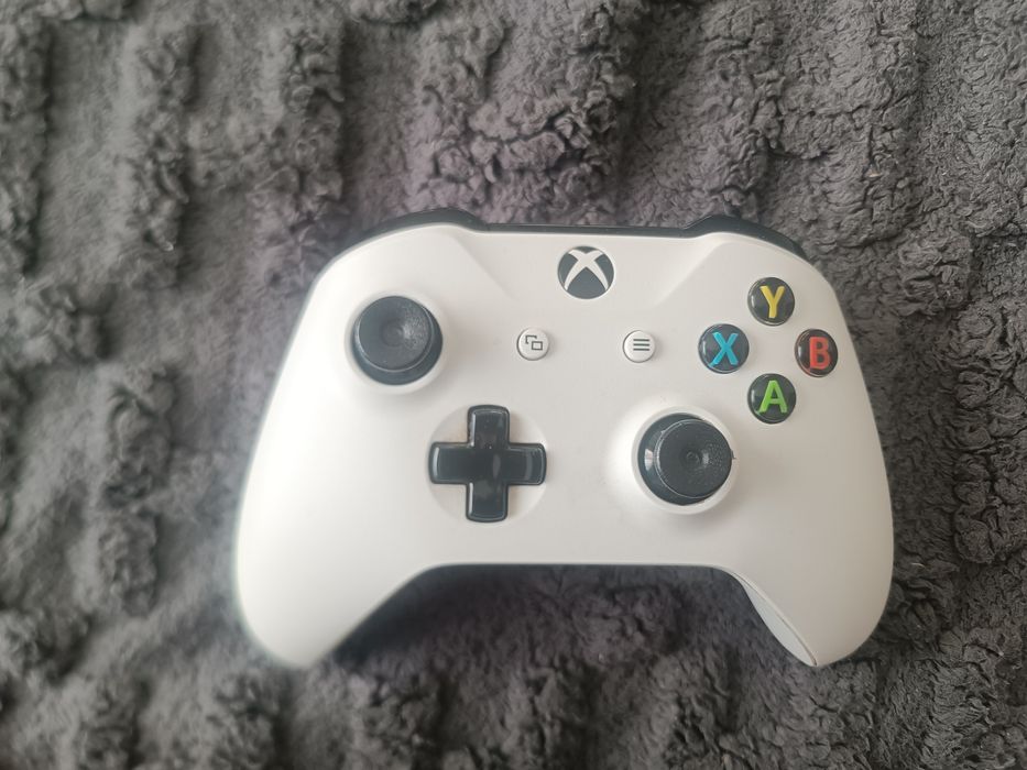 Продам Xbox one s