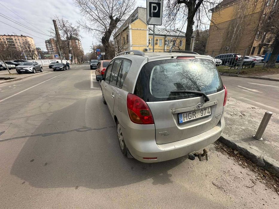 Разборка Toyota Corolla verso 2.0 2001-2004