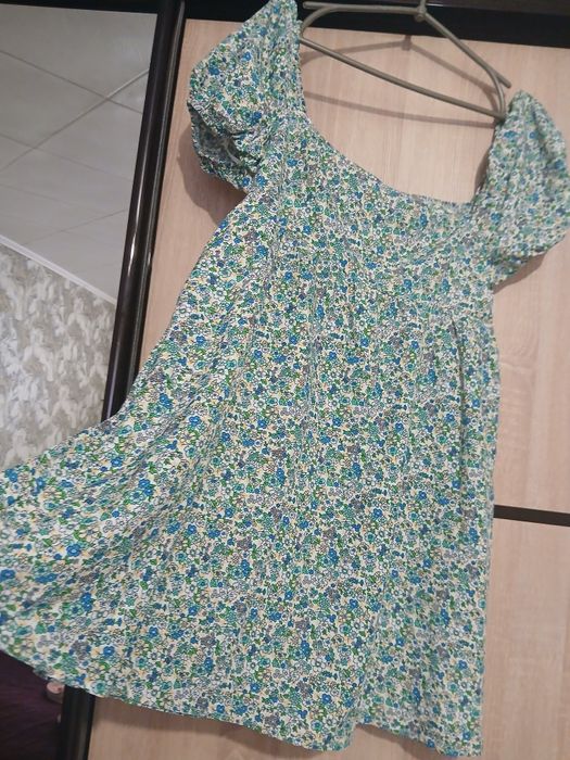 Новая платья размер L