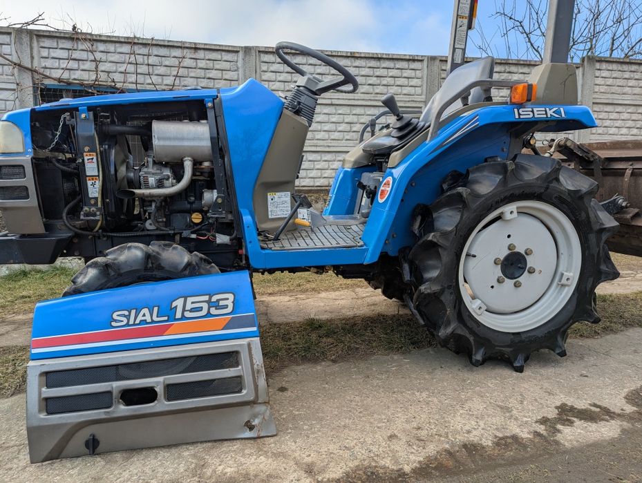 Японський трактор Iseki Seal 153