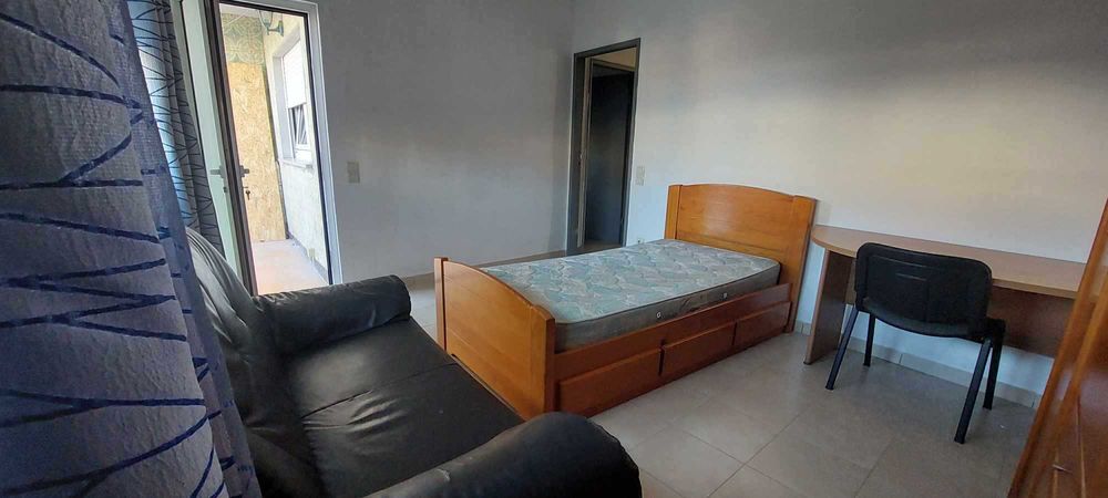 Vendo casa térrea com espaço exterior