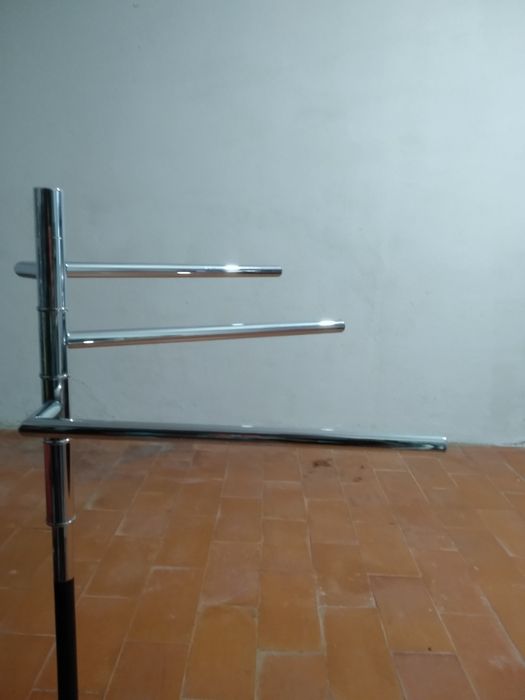 Porta toalhas metálico