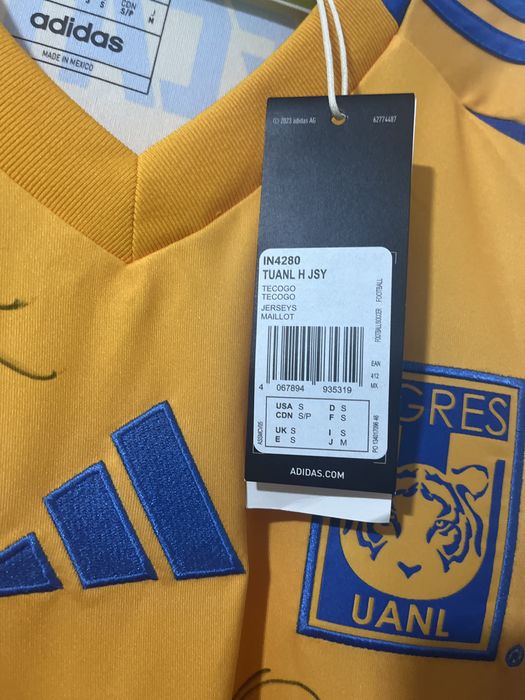 Camisolaautografada tigres méxico