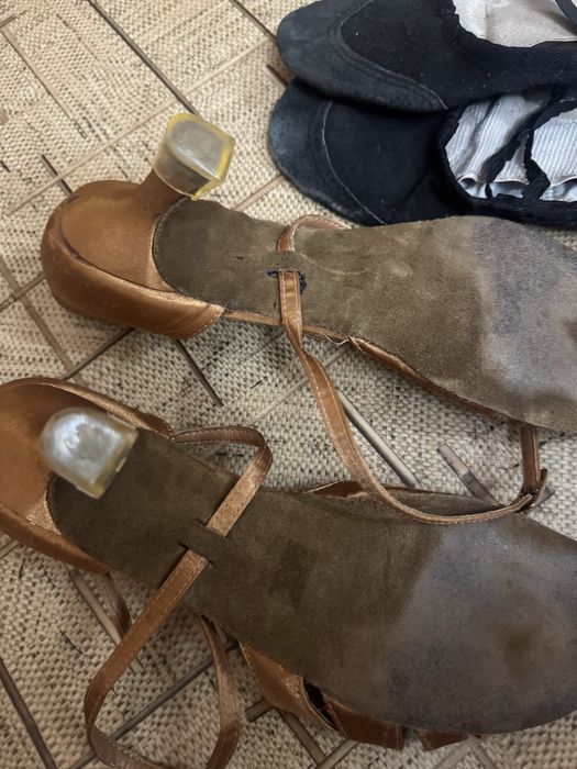 Туфли бальные, 39женск. на каблуке.