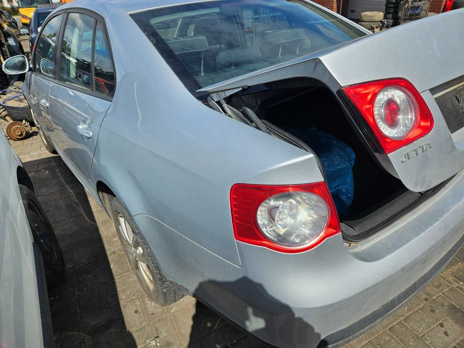 Volkswagen JETTA 1.4 2010 ROK