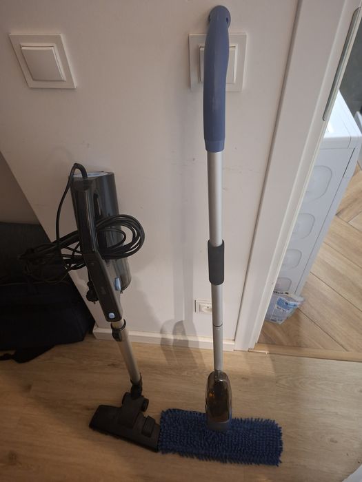 Zestaw: sprzęt kuchenny, mop, odkurzacz