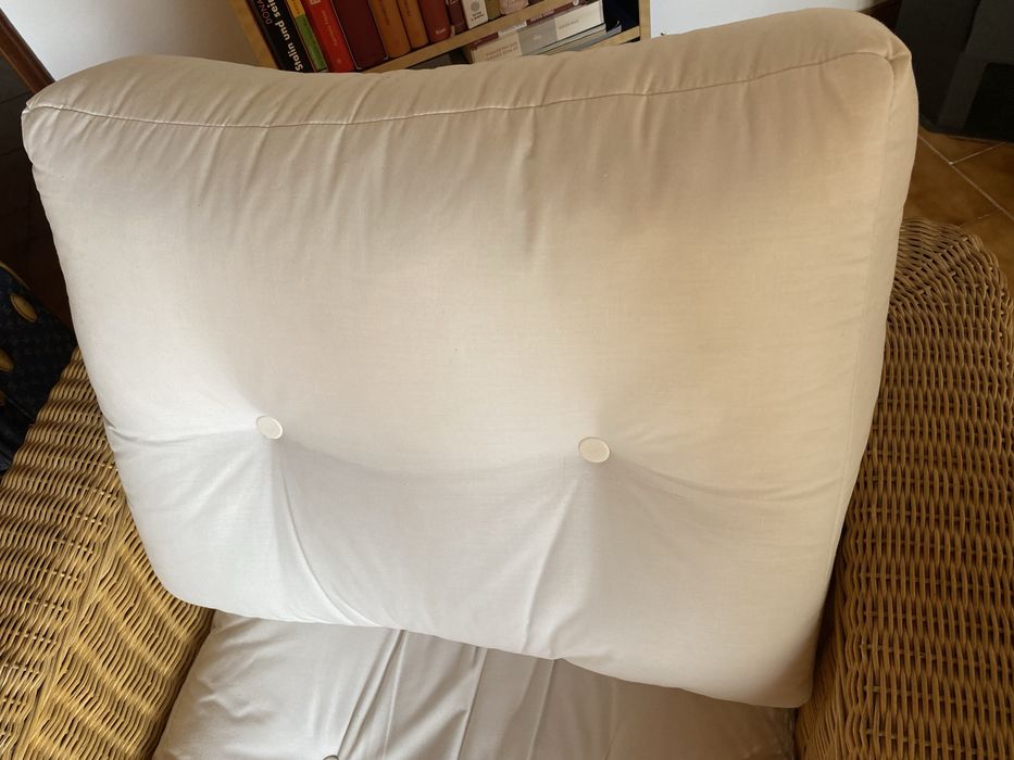 Conjunto de jardim em vime e madeira