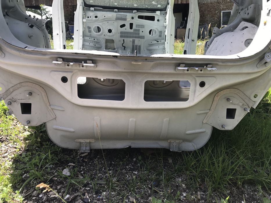 Фартух , задня панель багажника Chevrolet Bolt EUV