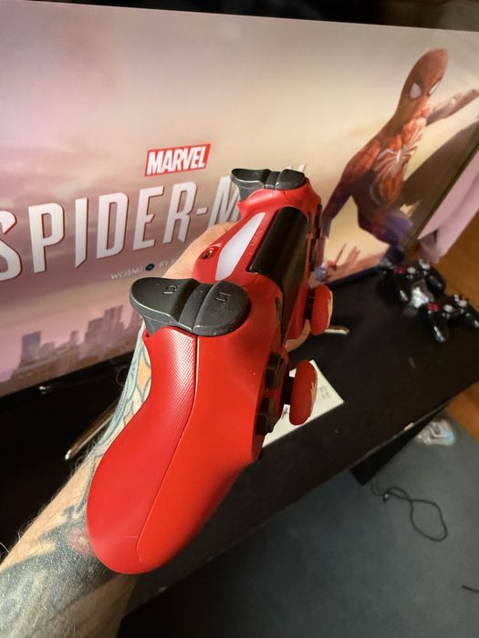 Zestaw pad plus gra, Pad DualShock 4 plus gra Spider-Man