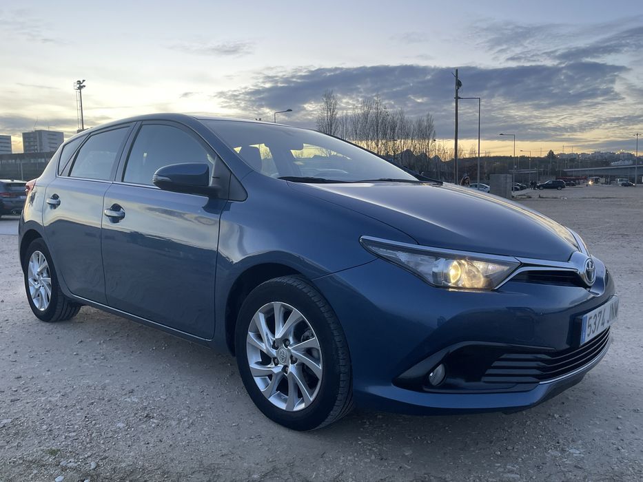 Toyota Auris 1.8 Hybrid Lounge 2016 | 60.000km